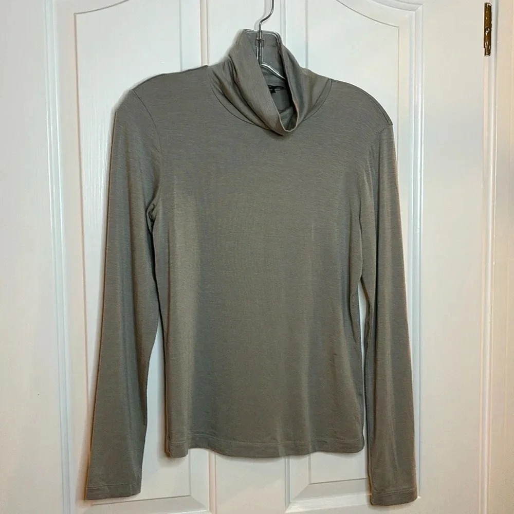 EUC JAMES PERSE women's grey super soft turtleneck size 1 (s)